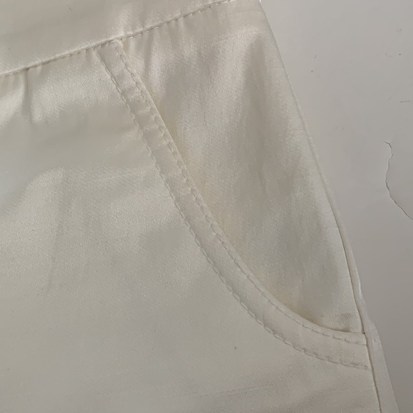 Bebe Pearl Shorts - Picture 5 of 10